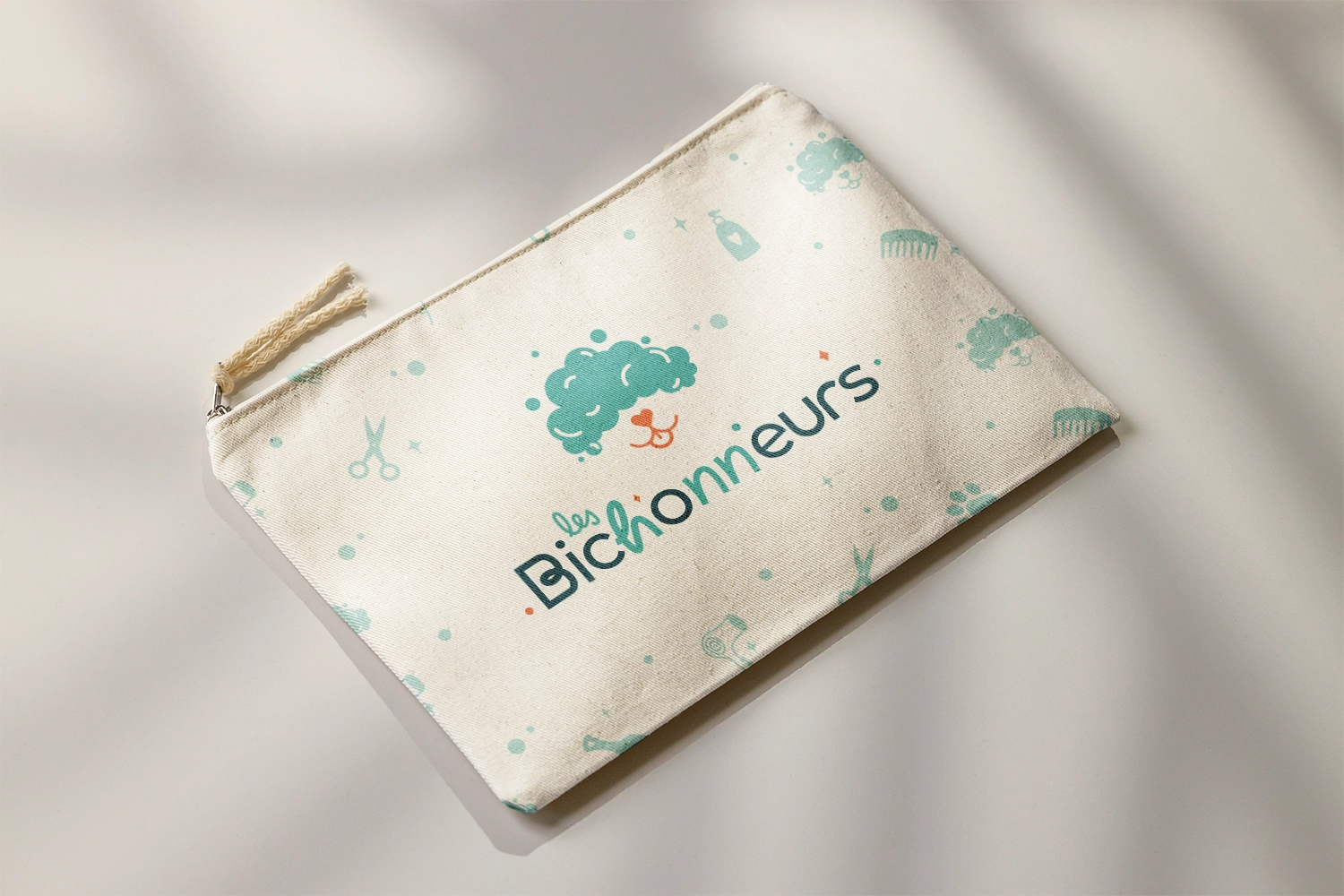 Identité visuelle Les Bichonneurs, réalisé par la graphiste Mélanie Appéré