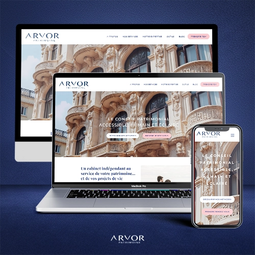 Aperçu du site Arvor Patrimoine sur un ordinateur de bureau, un ordinateur portable et un smartphone.